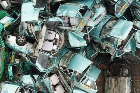 ㊣东川红土地收废弃汽车电池☯回收电瓶电话☯钛酸锂电池回收价格